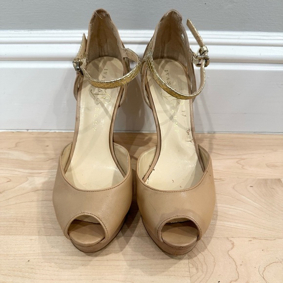 Ivanka Trump Nude and Gold Peep-Toe Heels - Size 6.5 - Picture 3 of 7